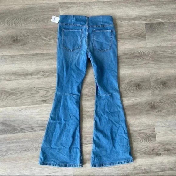NWT Free People Penny Pull On Flare Jeans Stretch Mid Rise We The Free Blue - Picture 12 of 16